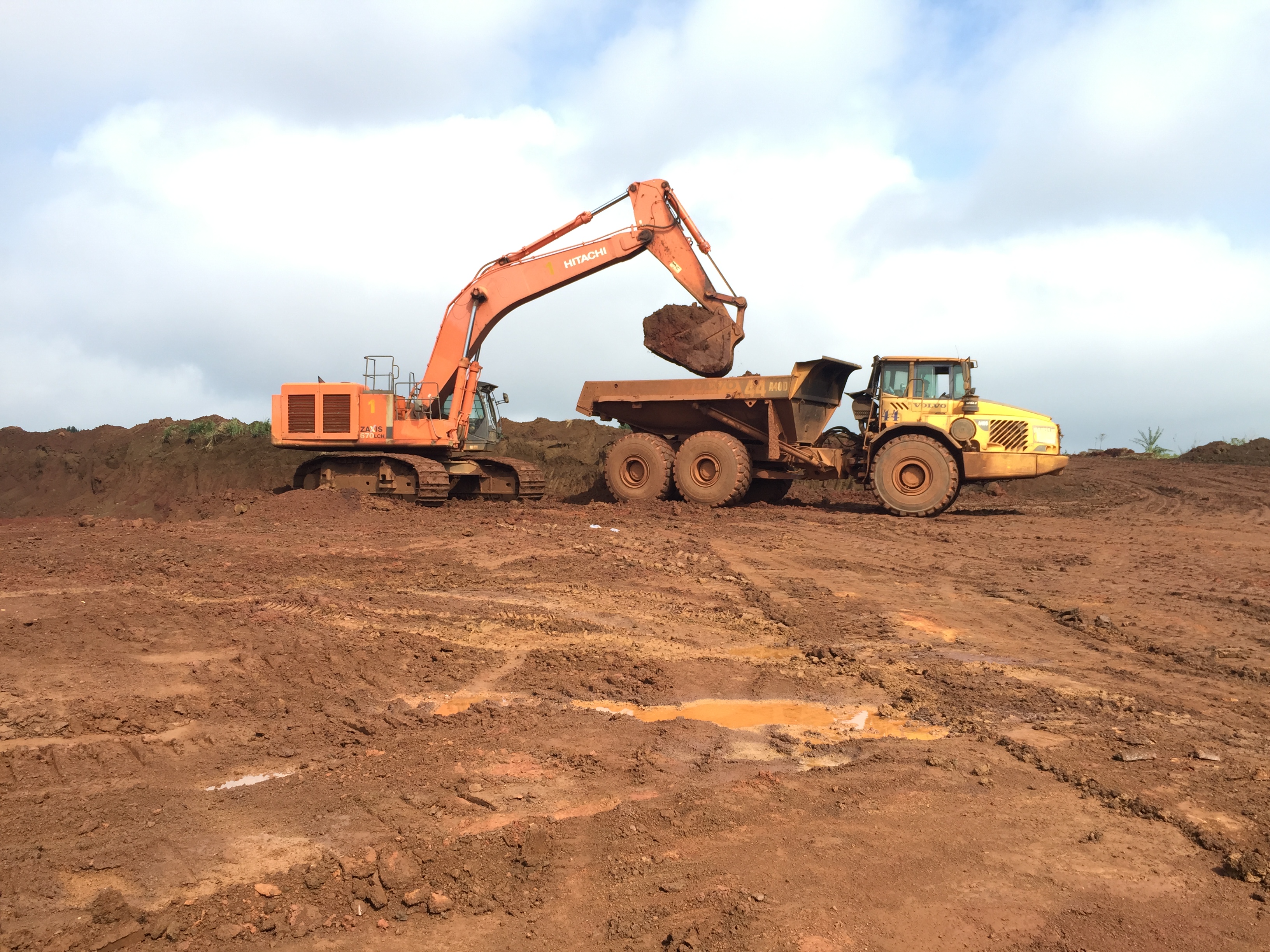 Khai thác quặng bauxite nguyên khai năm 2018